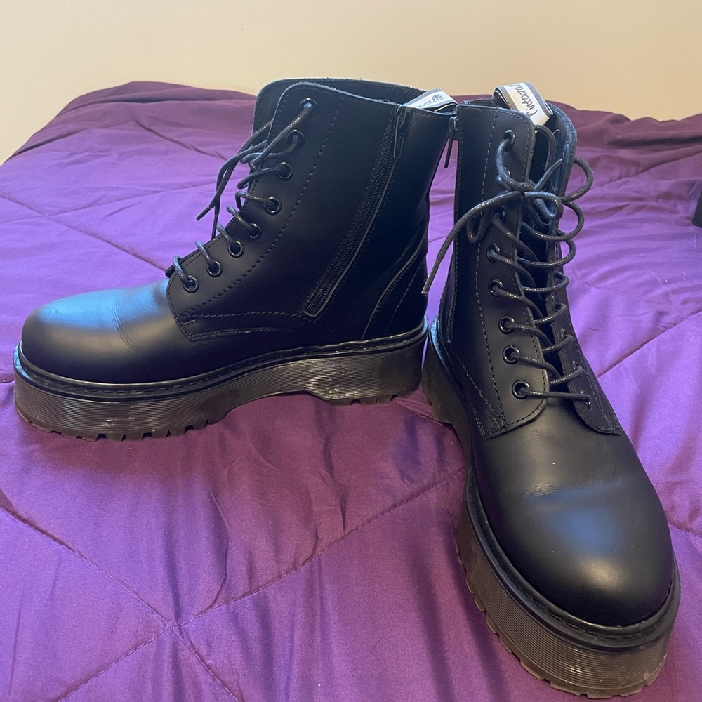 L’intervalle black combat boots
